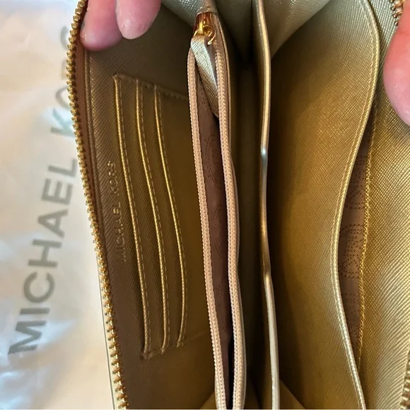 Michael Kors wallet and DustBag - Picture 3 of 6
